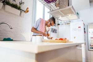 Man-Using-Cutting-Board-041816