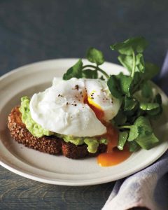 sesame-toasts-poached-egg-avocado-md109548_vert